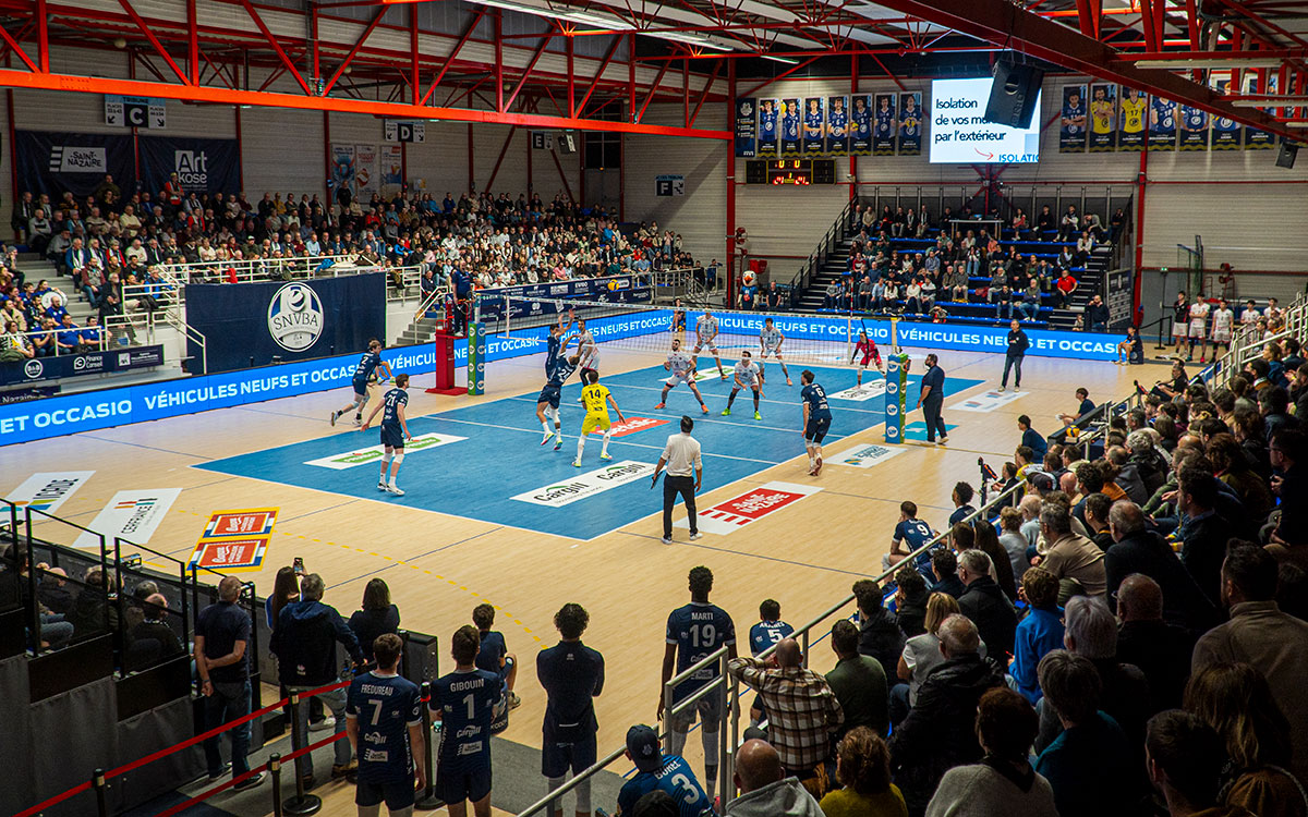 el equipo juvenil de vóleibol de saint-nazaire está cerca de clasificarse para las fases finales, mostrando gran talento y determinación en la competición.