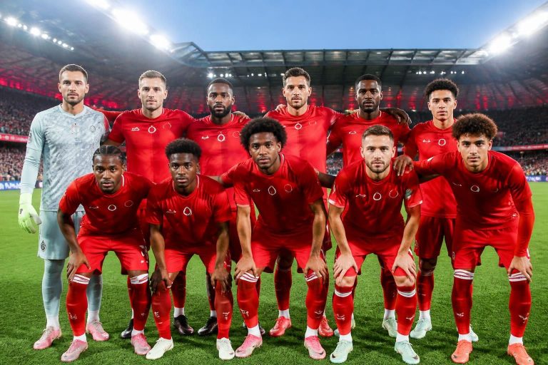 descubre la lista oficial de la selección de canadá para la copa mundial de 2026 y conoce todas las novedades sobre los jugadores convocados y sus expectativas.